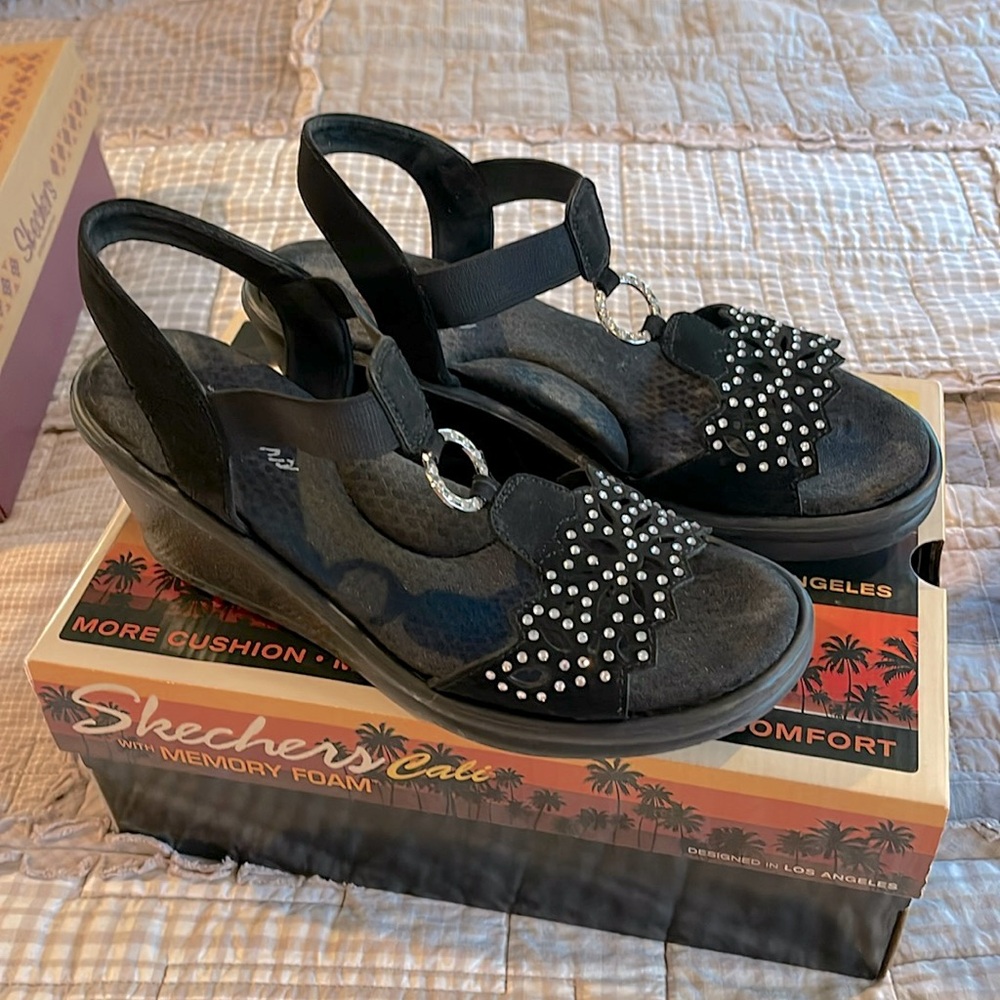 Skechers Women's Wedge Sandal with Rhinestones * Sz 8.5 * EUC